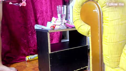 petite_amor online show from December 2024 01:03:02 AM