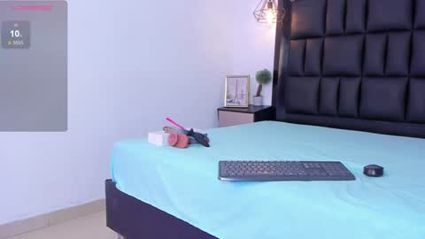Esther online show from February 2025 12:11:02 PM