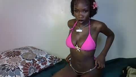 Snapshot of petite_lunar chatting on October 2025 09:15:01 PM Lunar online show from October 2025 09:15:01 PM