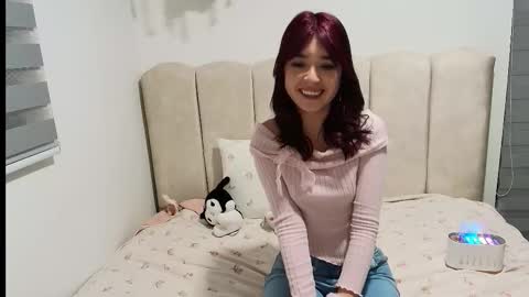 Snapshot of petite_marie_ chatting on October 2025 04:13:01 AM petite_marie_ online show from October 2025 04:13:01 AM