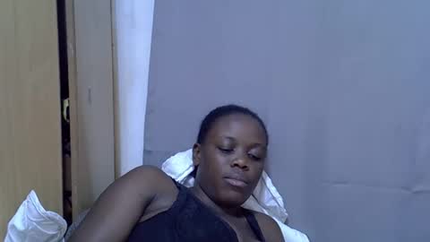 Snapshot of petite_melan chatting on September 2025 06:52:01 PM petite_melan online show from September 2025 06:52:01 PM