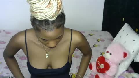 petite_princes online show from December 2024 08:15:02 AM