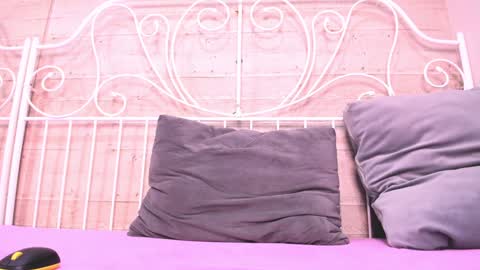 Snapshot of petitecharlize chatting on December 2024 07:49:02 AM Charlize XL online show from December 2024 07:49:02 AM