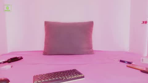 Snapshot of petitecharlize chatting on February 2025 01:35:01 AM Charlize XL online show from February 2025 01:35:01 AM