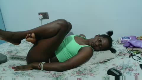 Snapshot of petitegirly12 chatting on March 2025 05:33:01 PM petitegirly12 online show from March 2025 05:33:01 PM