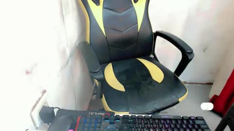 Snapshot of petitehugecockxnxxx chatting on December 2024 03:28:01 PM Call me jake online show from December 2024 03:28:01 PM