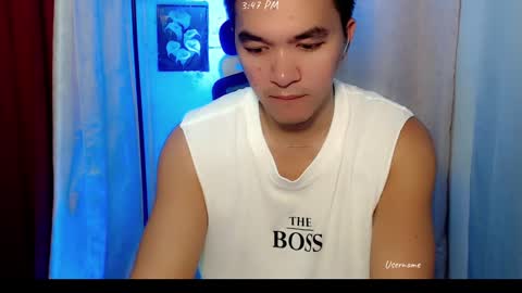 Snapshot of petitehugecockxnxxx chatting on January 2025 11:47:01 PM Call me jake online show from January 2025 11:47:01 PM