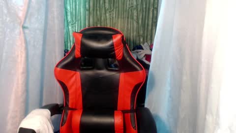 Snapshot of petitehugecockxnxxx chatting on February 2025 07:28:01 PM Call me jake online show from February 2025 07:28:01 PM