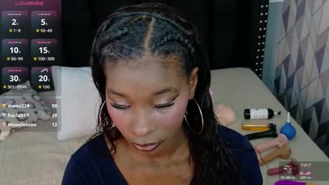 Snapshot of petitelittleebony chatting on October 2025 03:06:02 AM little sharon online show from October 2025 03:06:02 AM