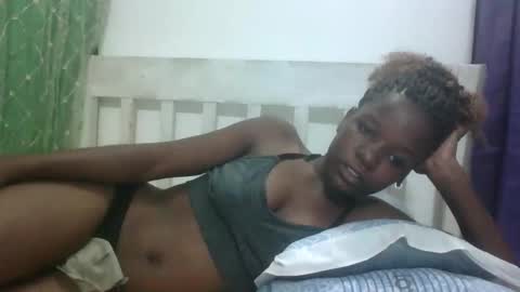 petitesweetchiq online show from October 2025 09:37:01 PM