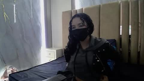 Snapshot of pettymoon chatting on October 2025 12:28:01 PM Moon online show from October 2025 12:28:01 PM