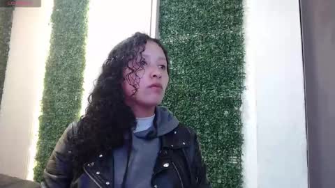 Snapshot of pettymoon chatting on November 2025 11:23:02 AM Moon online show from November 2025 11:23:02 AM