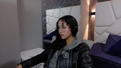 Snapshot of pettymoon chatting on November 2025 11:35:01 AM Moon online show from November 2025 11:35:01 AM