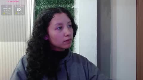 Snapshot of pettymoon chatting on December 2025 04:11:01 PM Moon online show from December 2025 04:11:01 PM