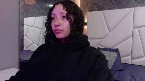 Snapshot of pettymoon chatting on December 2025 11:27:02 AM Moon online show from December 2025 11:27:02 AM