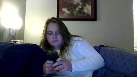 Snapshot of phatassblond chatting on December 2024 08:36:02 PM PhatAssBlond online show from December 2024 08:36:02 PM