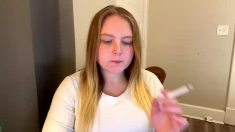 Snapshot of phatassblond chatting on January 2025 05:40:02 PM PhatAssBlond online show from January 2025 05:40:02 PM