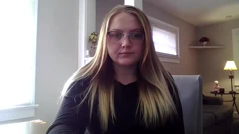 Snapshot of phatassblond chatting on February 2025 04:58:01 PM PhatAssBlond online show from February 2025 04:58:01 PM