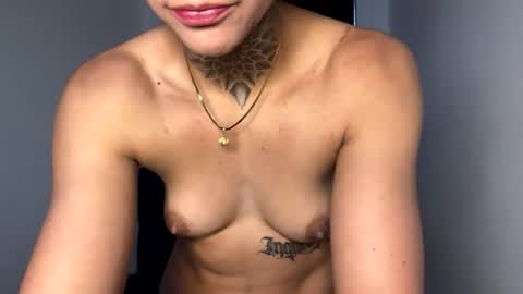 Snapshot of phillip_brownn chatting on October 2025 11:09:01 AM PHILLIP online show from October 2025 11:09:01 AM