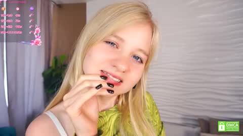 Snapshot of phyllisearney chatting on September 2025 06:13:01 AM Hann G. Jones online show from September 2025 06:13:01 AM