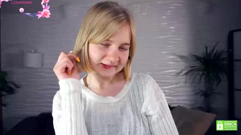 Snapshot of phyllisearney chatting on October 2025 07:08:01 AM Hann G. Jones online show from October 2025 07:08:01 AM