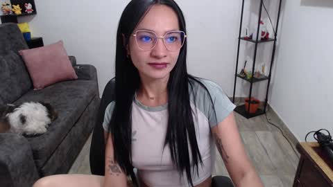 Pia  online show from February 2025 08:28:01 PM