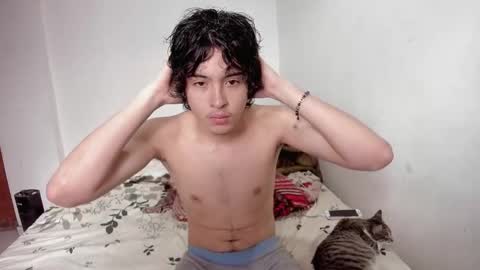 picaszomilos350 online show from November 2025 07:26:01 PM