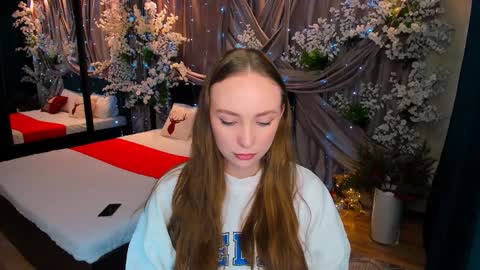 Emelie online show from December 2024 10:01:02 AM