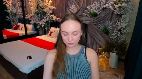 Emelie online show from December 2024 01:07:02 PM