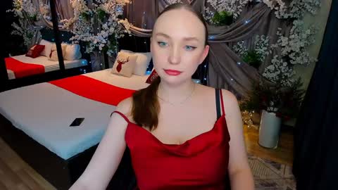 Emelie online show from December 2024 05:03:01 PM