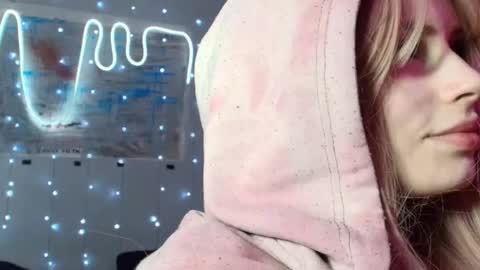 Snapshot of piera_ chatting on October 2025 06:27:02 PM Piera online show from October 2025 06:27:02 PM