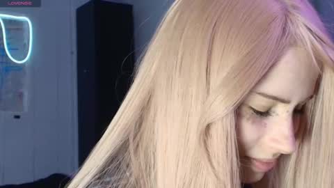 Snapshot of piera_ chatting on October 2025 07:03:02 PM Piera online show from October 2025 07:03:02 PM