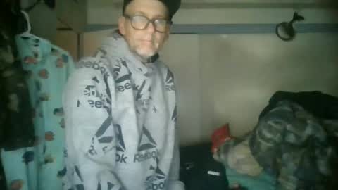 pierce702702 online show from January 2025 09:22:01 PM