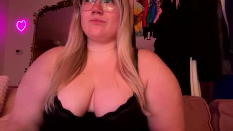 Piggy Rose online show from September 2025 02:39:02 AM