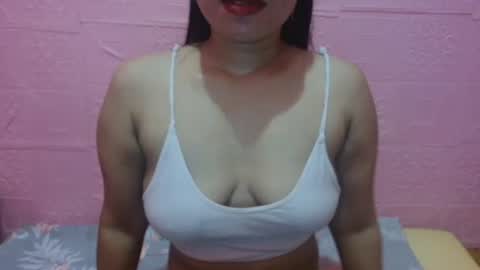 Snapshot of pinay_hot_mama005 chatting on October 2025 12:42:02 PM pinay_hot_mama005 online show from October 2025 12:42:02 PM
