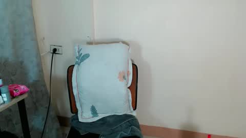 maxine online show from October 2025 08:25:01 AM