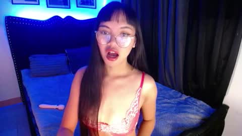 dee online show from October 2025 12:03:02 PM