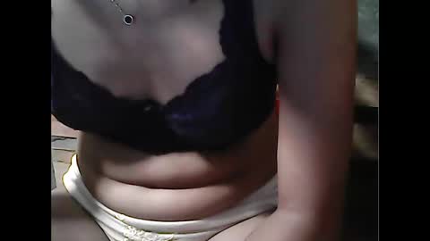 Snapshot of pinayhairyflower chatting on October 2025 09:49:01 PM Nica online show from October 2025 09:49:01 PM