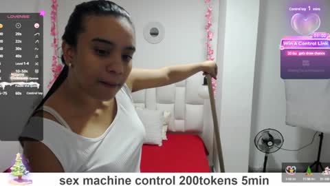 Snapshot of pink__tiffany chatting on December 2024 01:26:02 AM tiffany online show from December 2024 01:26:02 AM