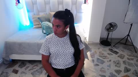 Snapshot of pink__tiffany chatting on January 2025 06:59:02 PM tiffany online show from January 2025 06:59:02 PM