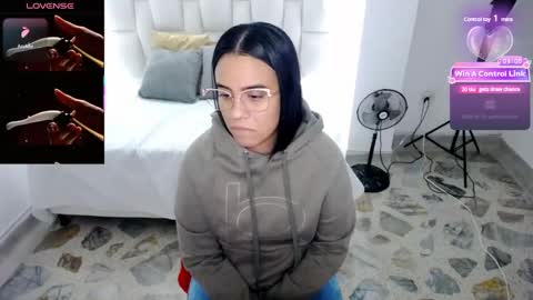 Snapshot of pink__tiffany chatting on February 2025 09:33:02 PM tiffany online show from February 2025 09:33:02 PM