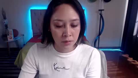 pink_blossom_ online show from September 2025 02:39:02 PM