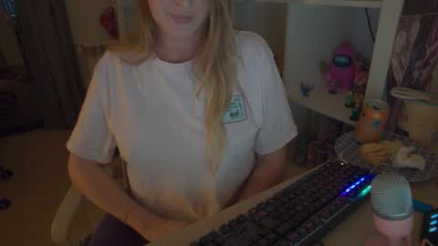 Snapshot of pinkladyx2 chatting on October 2025 01:11:01 AM pinkladyx2 online show from October 2025 01:11:01 AM