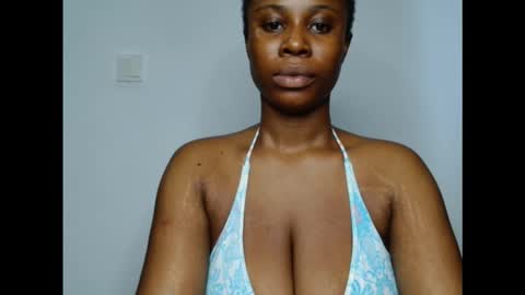 pinkxsugar online show from October 2025 05:23:02 PM