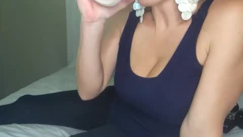 Snapshot of pippa33109 chatting on February 2025 03:27:01 PM MILF Pippa online show from February 2025 03:27:01 PM