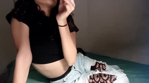 Snapshot of piscis_dreams chatting on January 2025 04:50:01 AM PiscisDreams online show from January 2025 04:50:01 AM