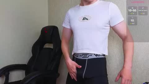 Snapshot of pistonpojizni chatting on December 2024 03:10:02 AM STRONGBEAUTY online show from December 2024 03:10:02 AM