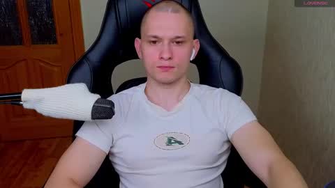 Snapshot of pistonpojizni chatting on December 2024 05:11:02 AM STRONGBEAUTY online show from December 2024 05:11:02 AM