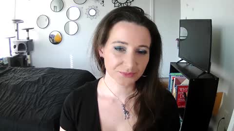 Pixie Pixels online show from September 2025 06:55:01 PM