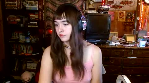 Izzy online show from September 2025 03:12:02 PM